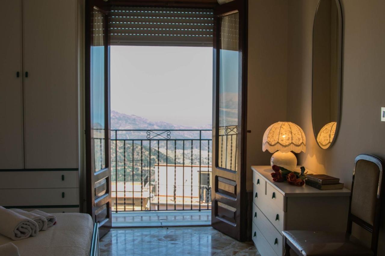 Villa La Casa Della Nonna à San Mauro Castelverde Extérieur photo